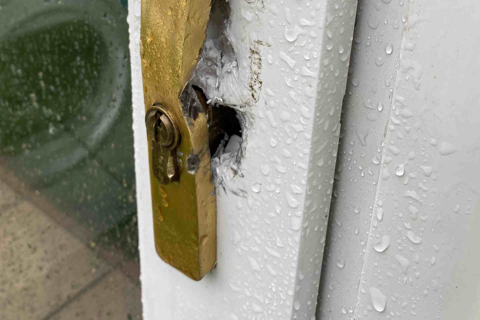 Deurslot beschadigd in Rotterdam, opgelost door Slotenmaker Willemsen