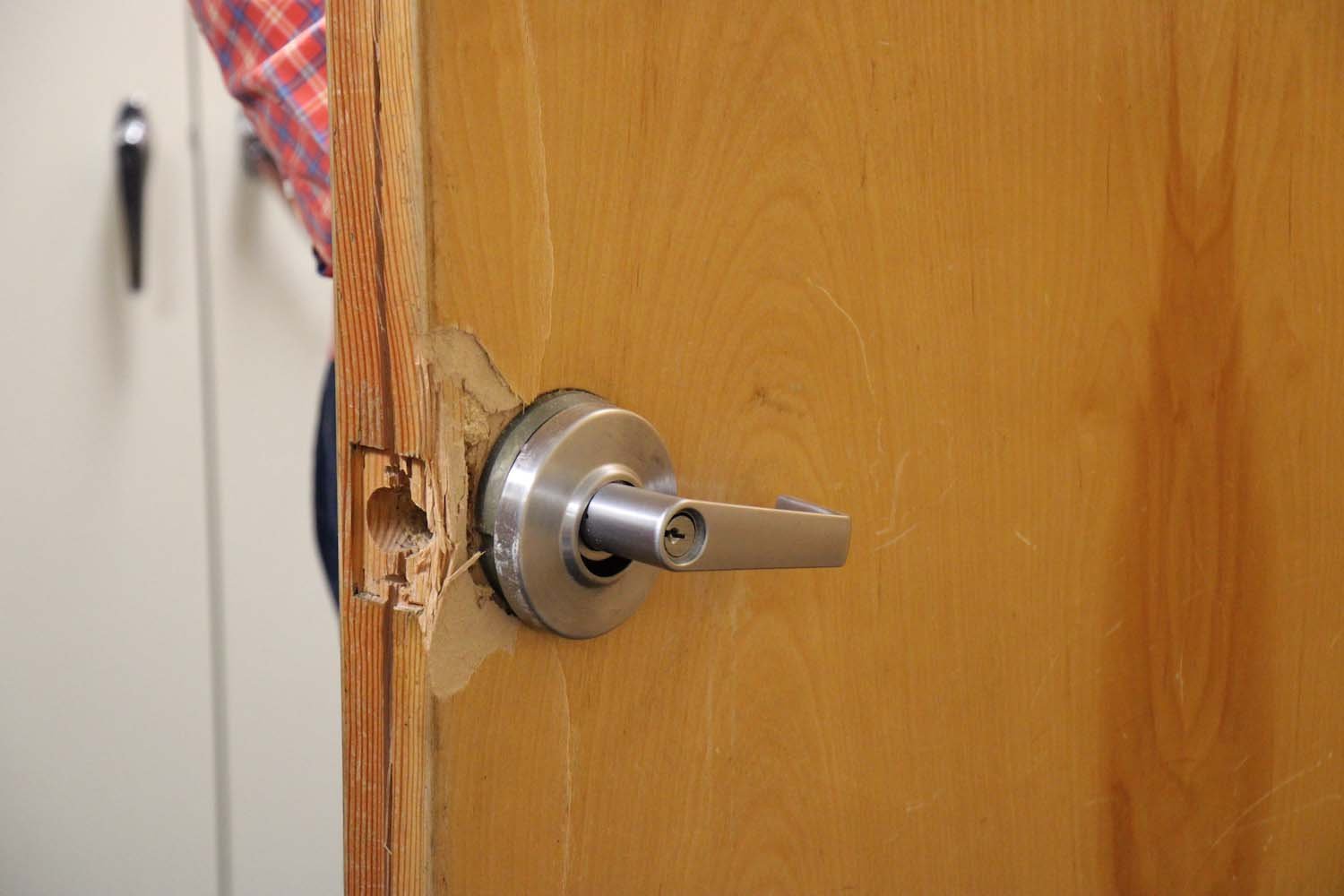 Inbraakschade reparatie door Slotenmaker Willemsen